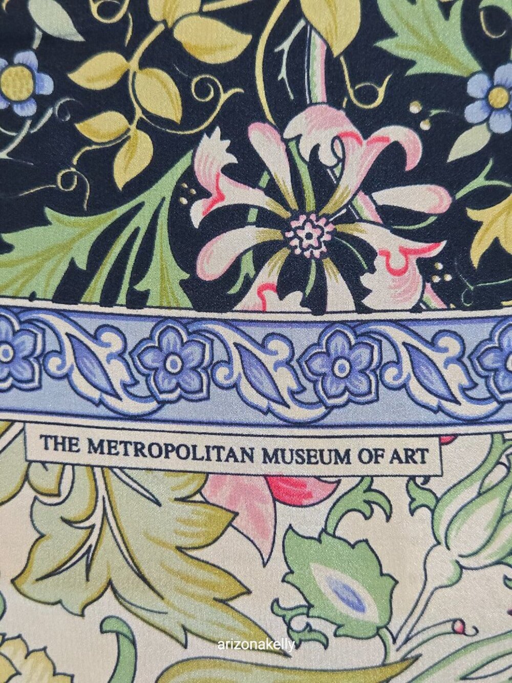 NWT The Met Silk Oblong Scarf William Morris - Picture 3 of 16